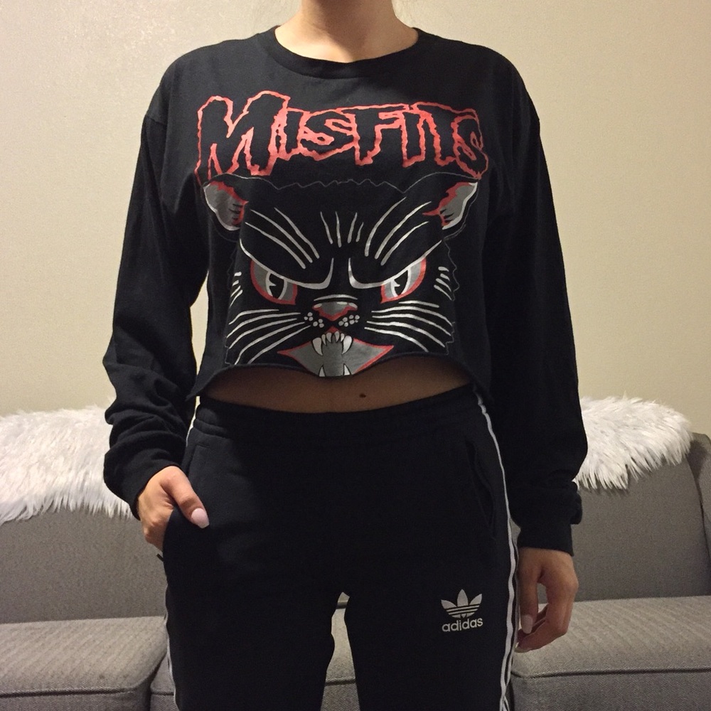 Forever 21 misfits cropped long sleeve